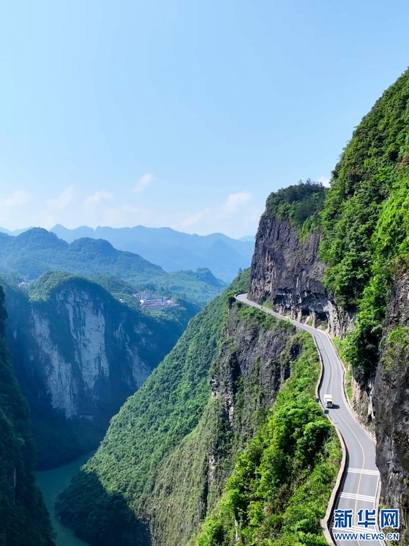 鹤峰雕岩图片