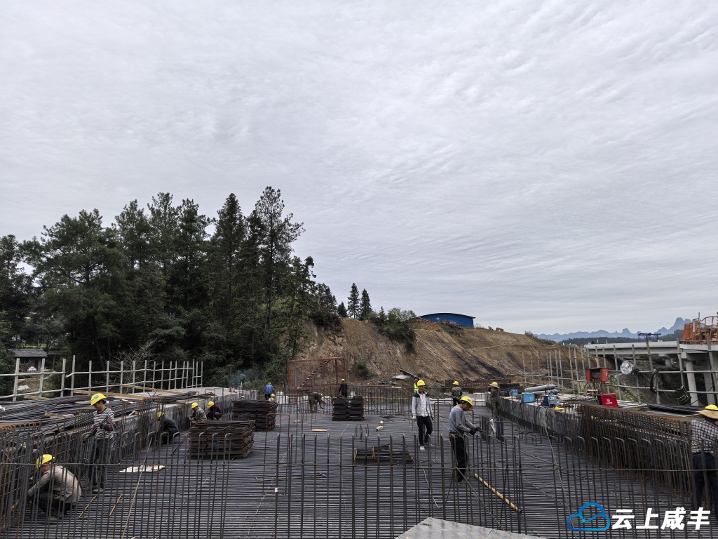 国庆假期施工忙 岗位坚守筑通途