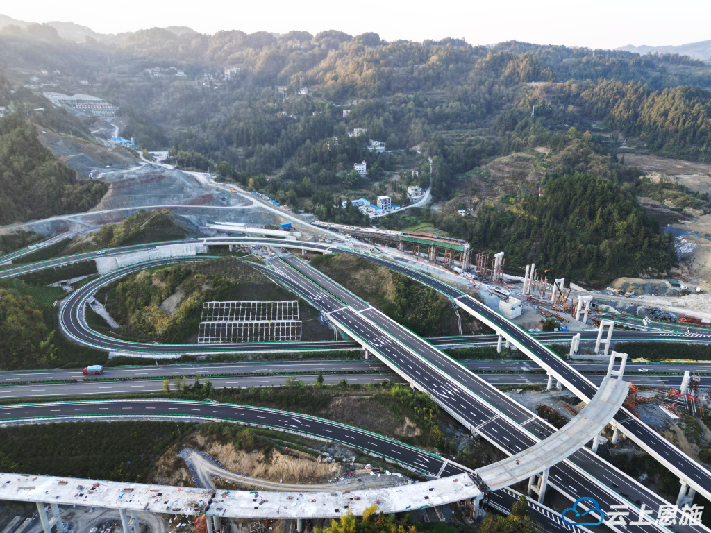 咸丰至利川西线高速图图片