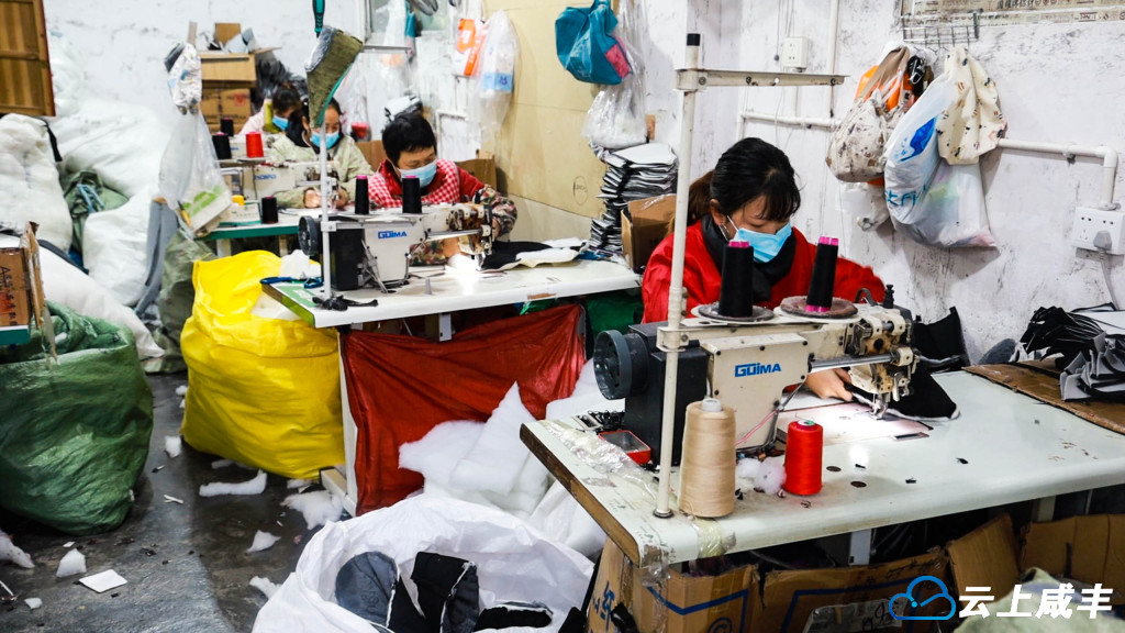 冬季棉鞋加工忙