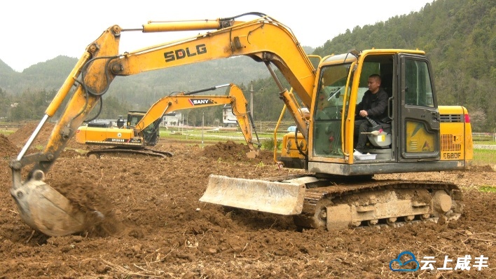 咸丰高标准农田建设正酣