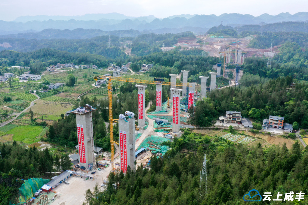 利咸高速关键控制性工程大河特大桥23号主墩桩基全部浇筑完成