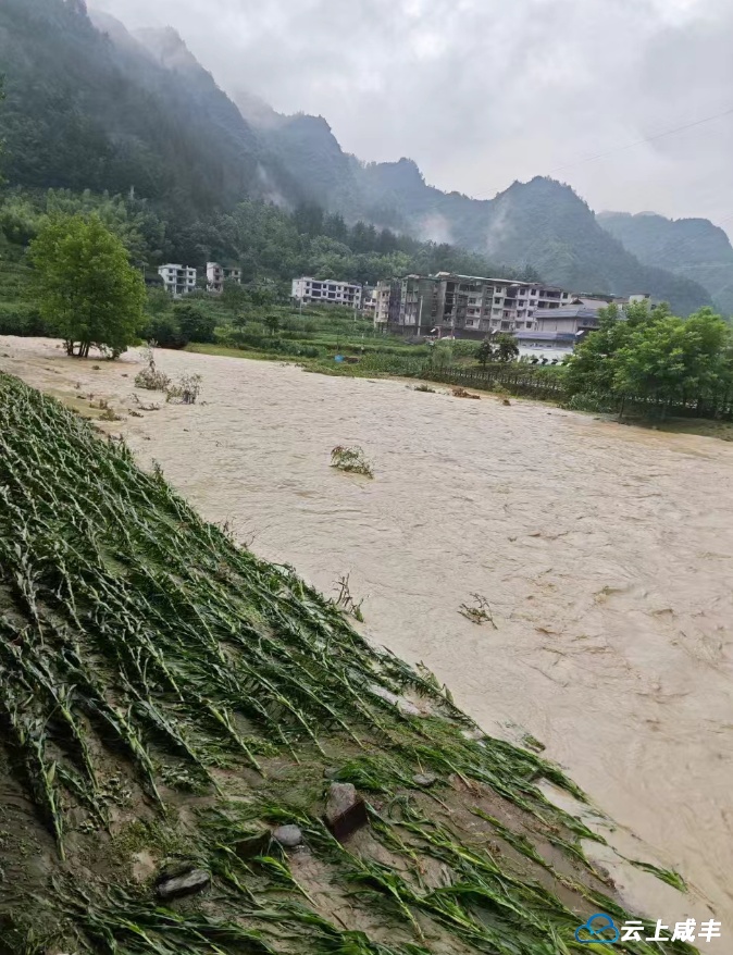 紧急避险转移近3000人 无人员伤亡 我州全力以赴做好强降雨