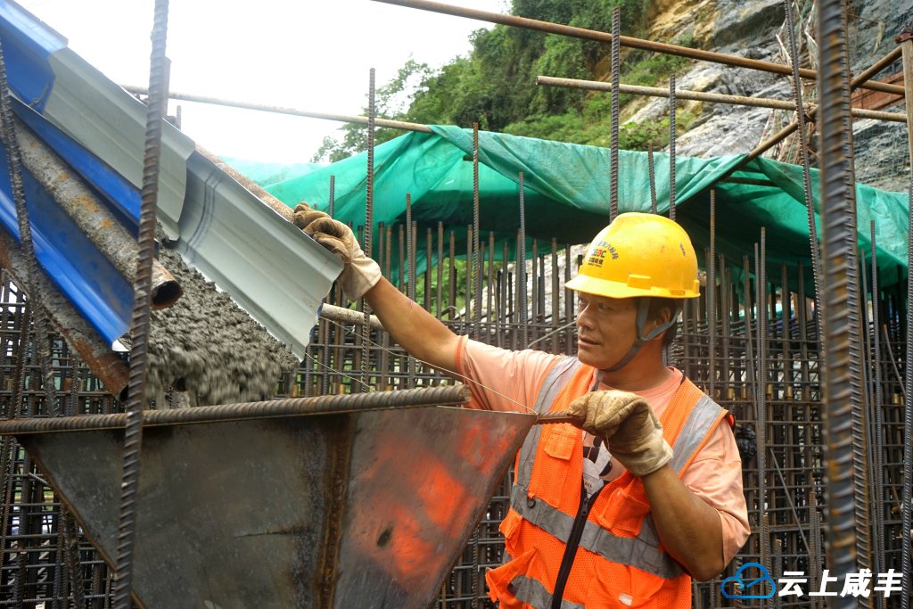 图6 劳动者。周制江 摄.jpg 图6 劳动者。周制江 摄.jpg