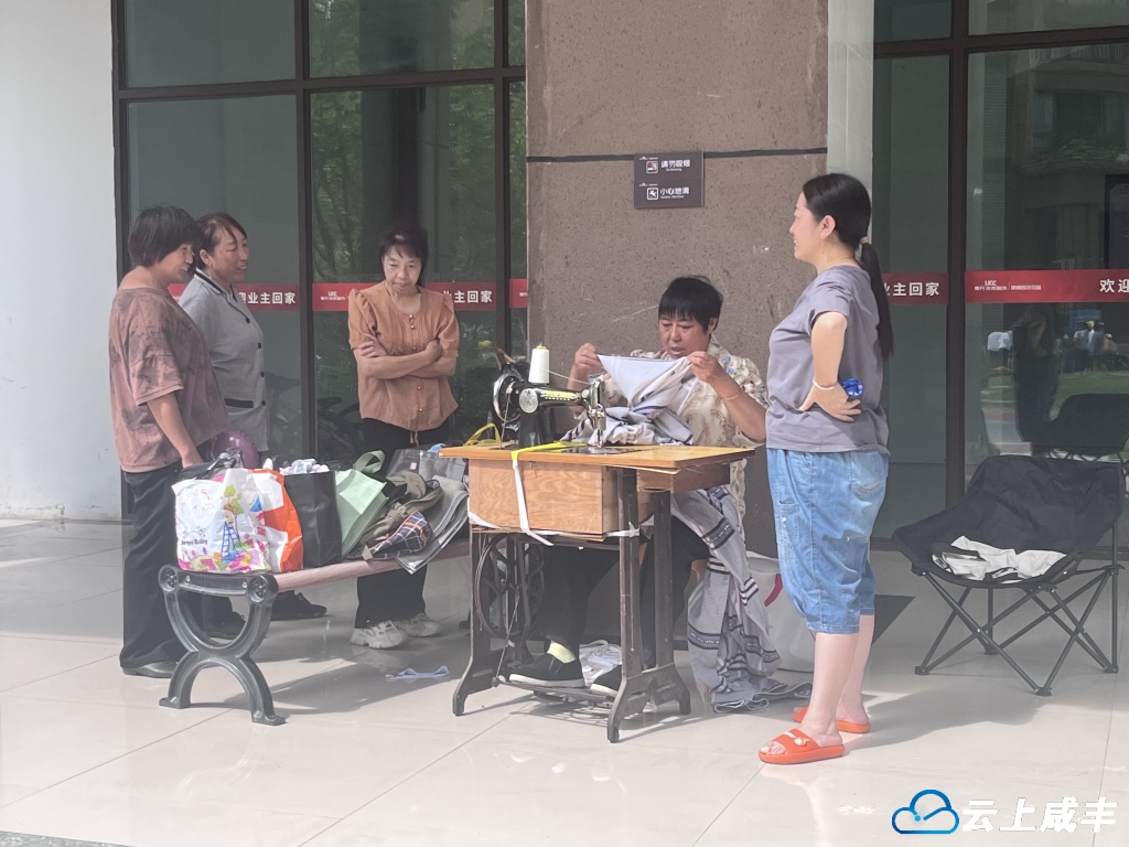 物业服务贴心 居民暖心