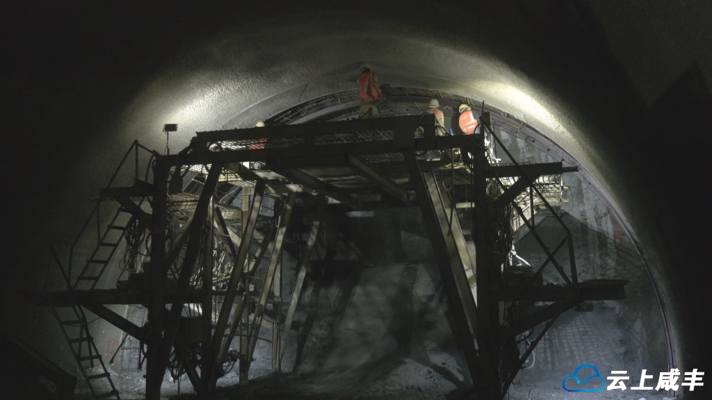 利咸高速小模隧道建设正酣