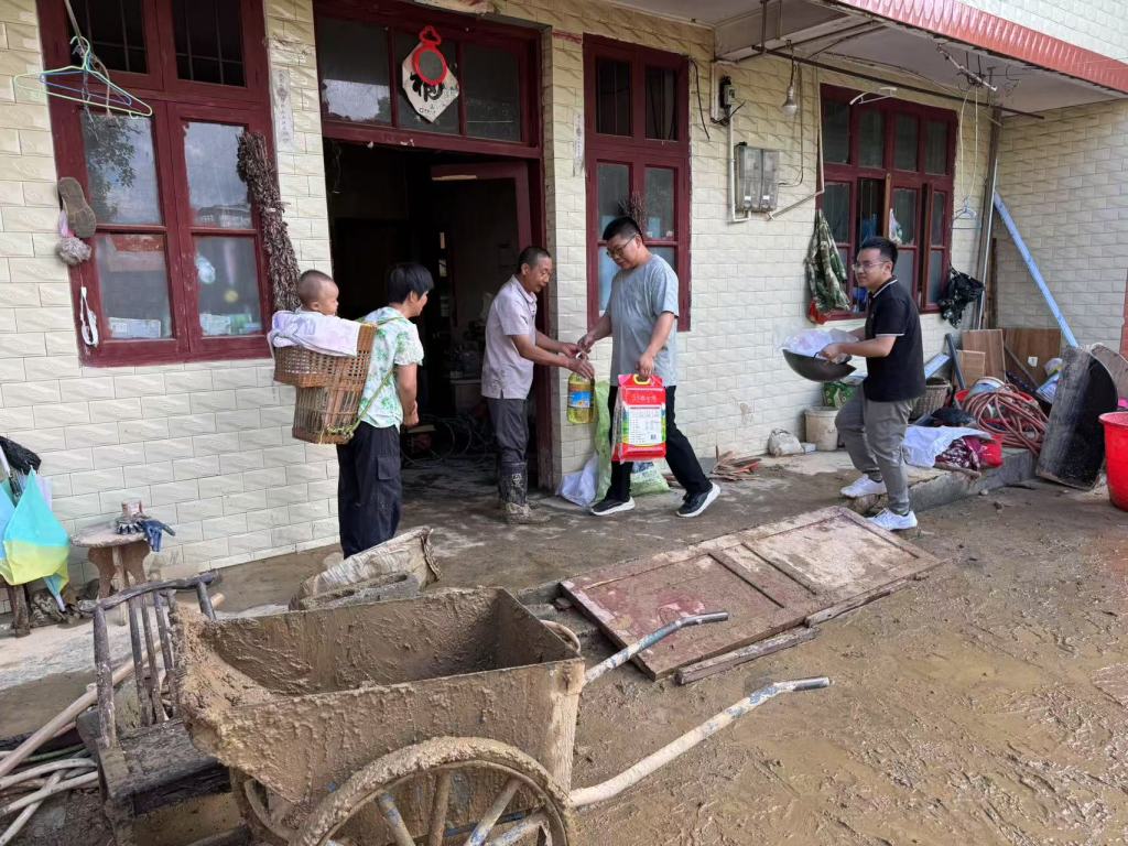 曲江镇受灾居民恢复正常生产生活