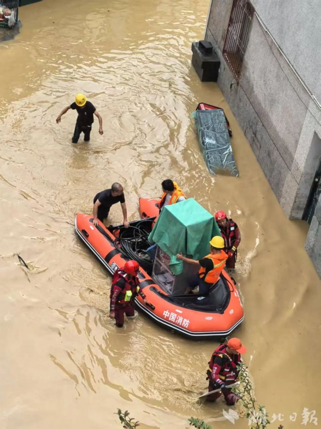 【人民日报】客户端｜湖北咸丰受灾区域网络通信全面恢复