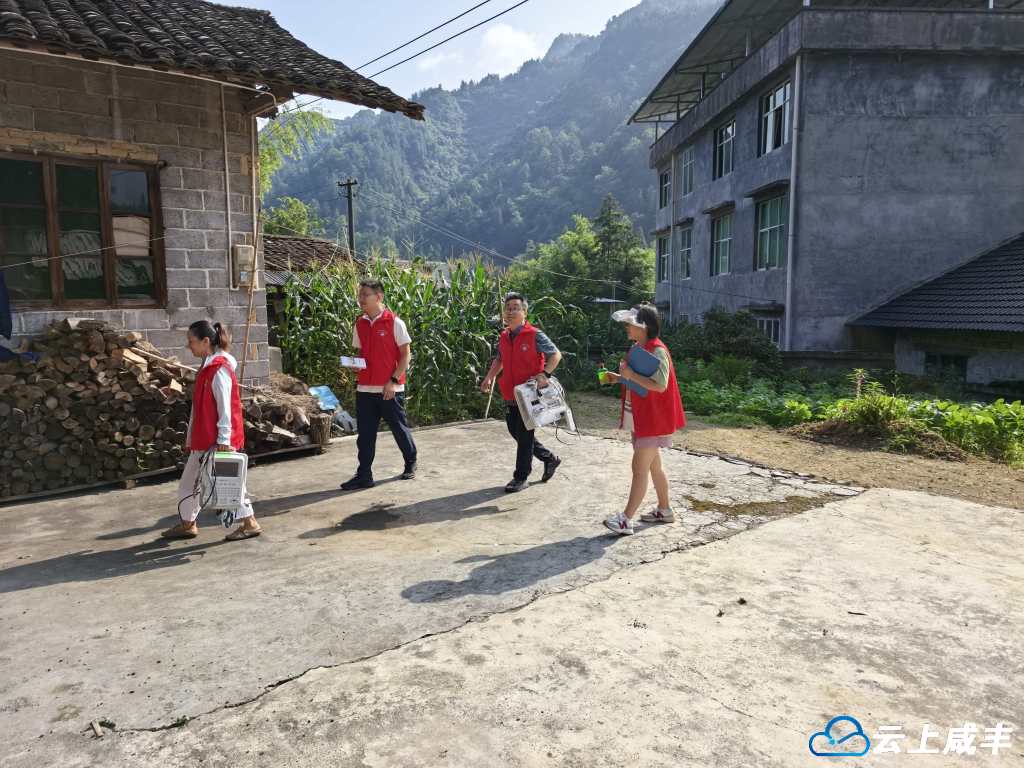 忠堡：家庭医生入户问诊守护失能老人健康