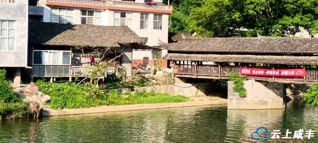 曲江镇十字路社区：将防溺水宣传知识送到村民身边