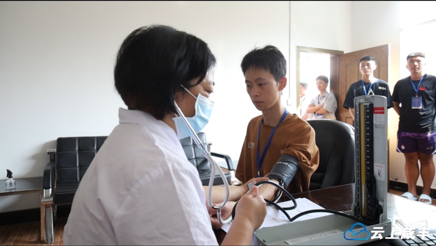 咸丰县2025年秋季征兵体检启动