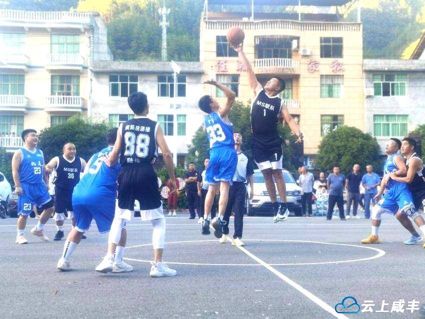 鄂渝边区“村BA”收官 乡土奖品接地气