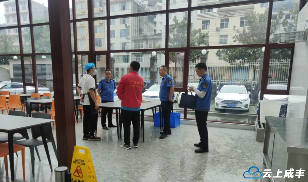 主动邀检强管理 筑牢机关食堂安全防线