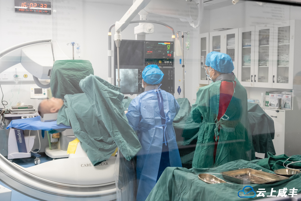 天津游客突发心梗 县人民医院以专业与温情救治