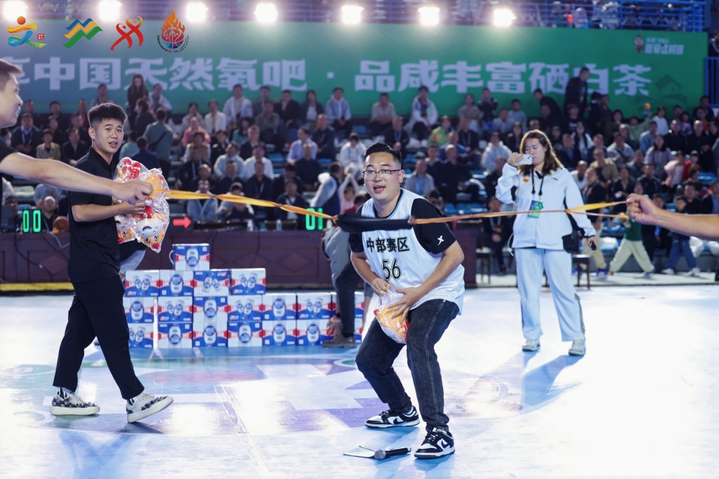 “村BA”赛场的“情绪纽带”