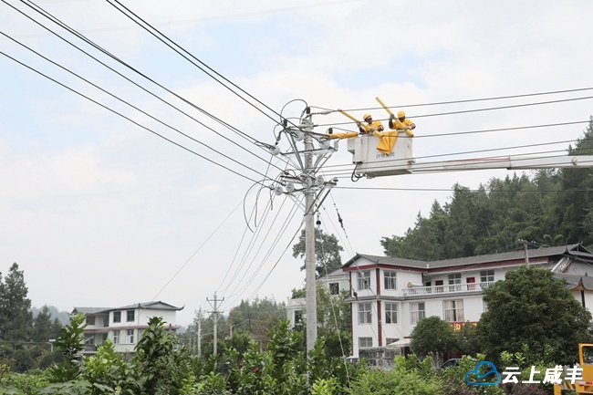 老旧线路改造 提升供电可靠性