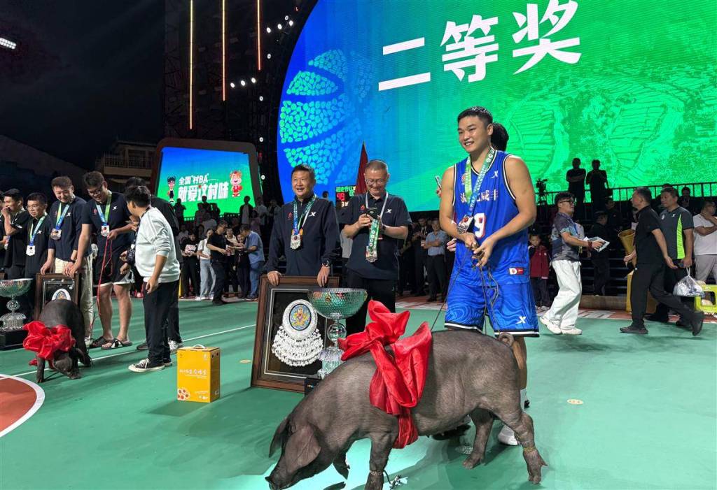 【湖北日报】客户端｜湖北咸丰白茶队荣获全国“村BA”总决赛亚军