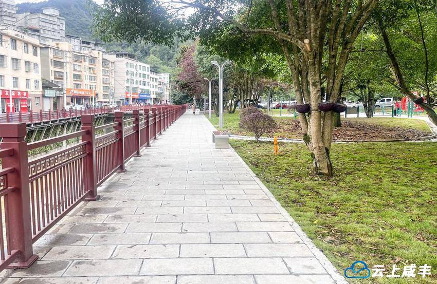 城市“边角料”蝶变幸福新空间(图文并茂版).docx