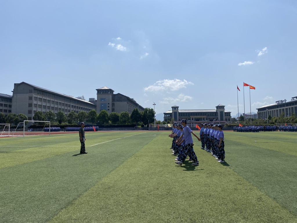 齐步练习.jpg 齐步练习.jpg