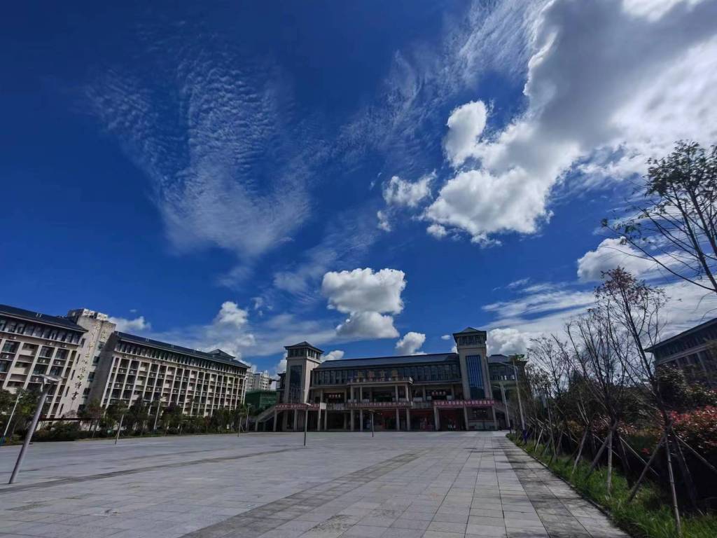 正心广场2.jpg 正心广场2.jpg