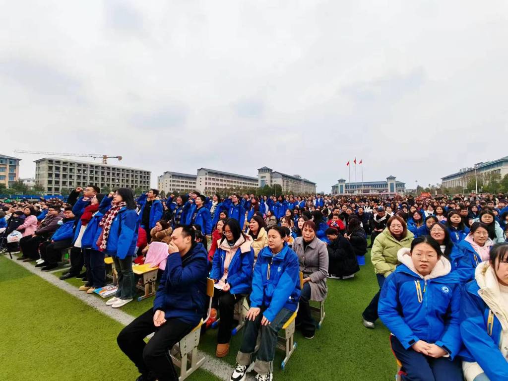 各班宣誓1.jpg 各班宣誓1.jpg