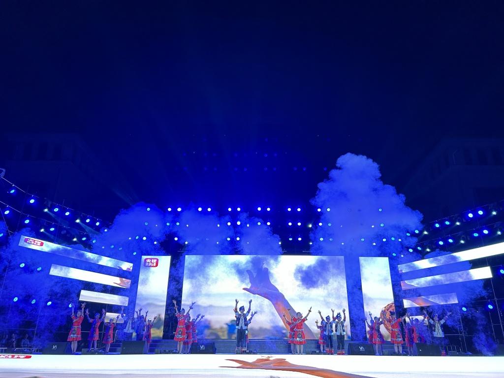 摆手舞.jpg 摆手舞.jpg