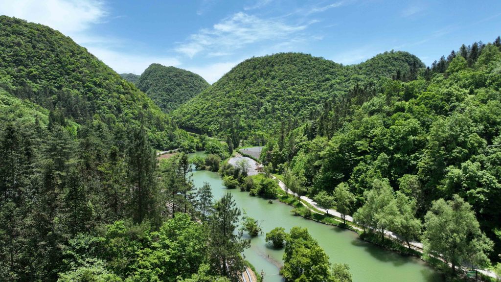 鹤峰董家河图片