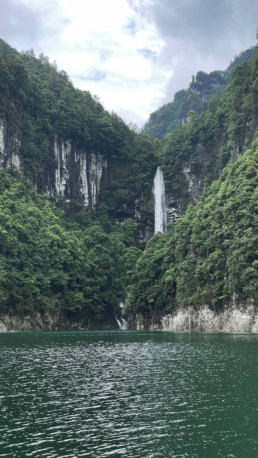 鹤峰八峰森林公园图片